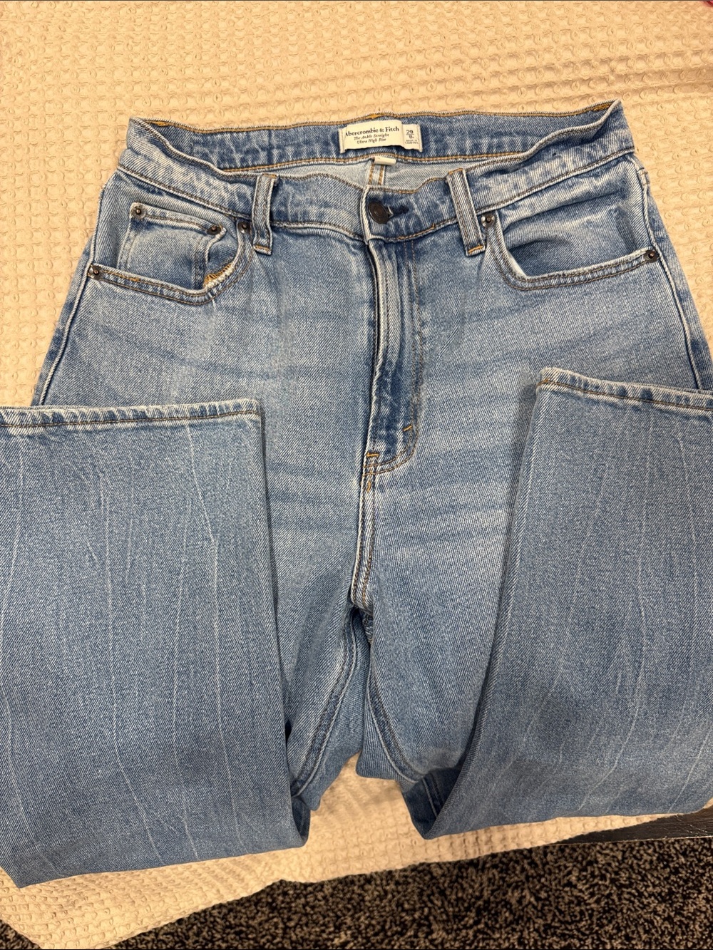 Abercrombie & Fitch Faded Light Blue High-Rise Jeans - Picture 2 of 6